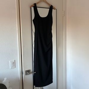 Meshki MARIA
Crepe Square Neck Midi Dress in Black